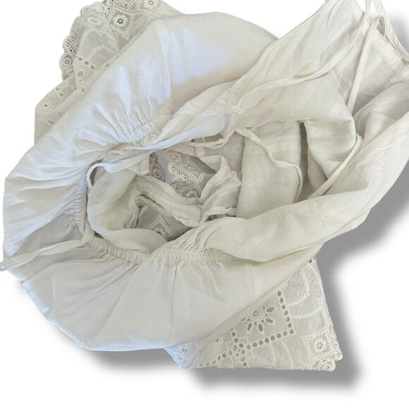 MINKPINK White Eyelet Embroidered Romper XS Boho Romantic Lace Scallop Hem - Picture 9 of 14